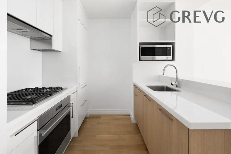 230 E 20th Street - Photo 2