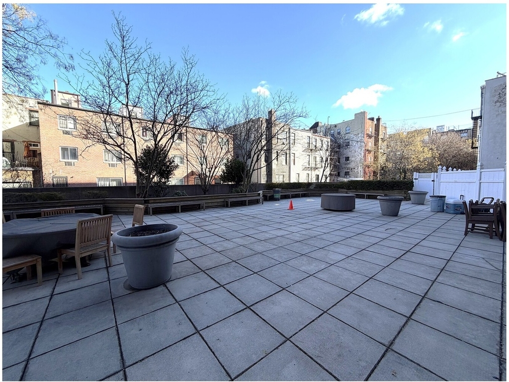 333 E 119th Street - Photo 5
