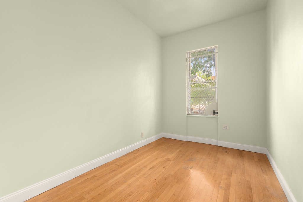 306 Lincoln Road - Photo 5