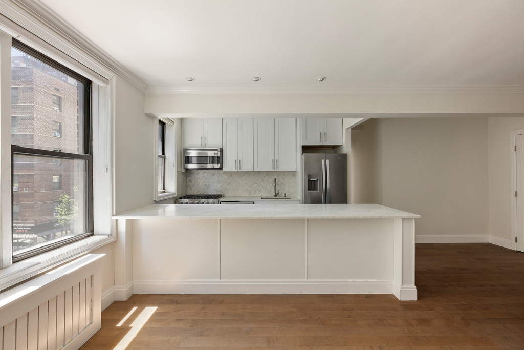 60 E 9th Street - Photo 1