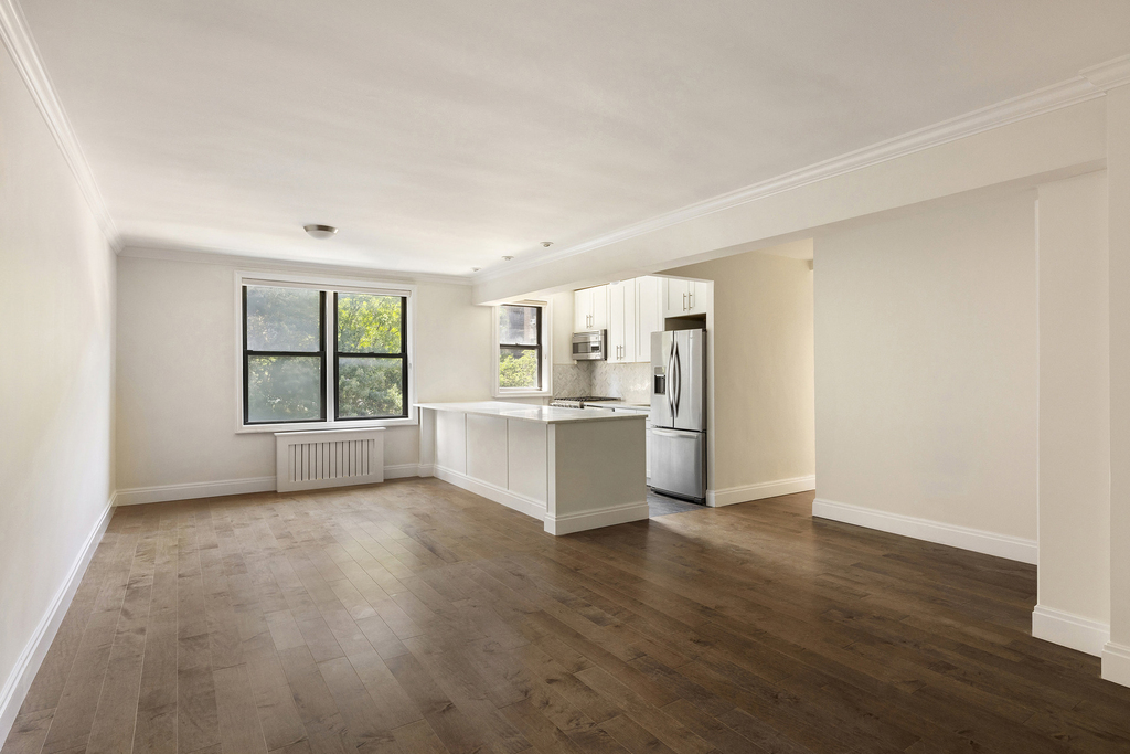 60 E 9th Street - Photo 2
