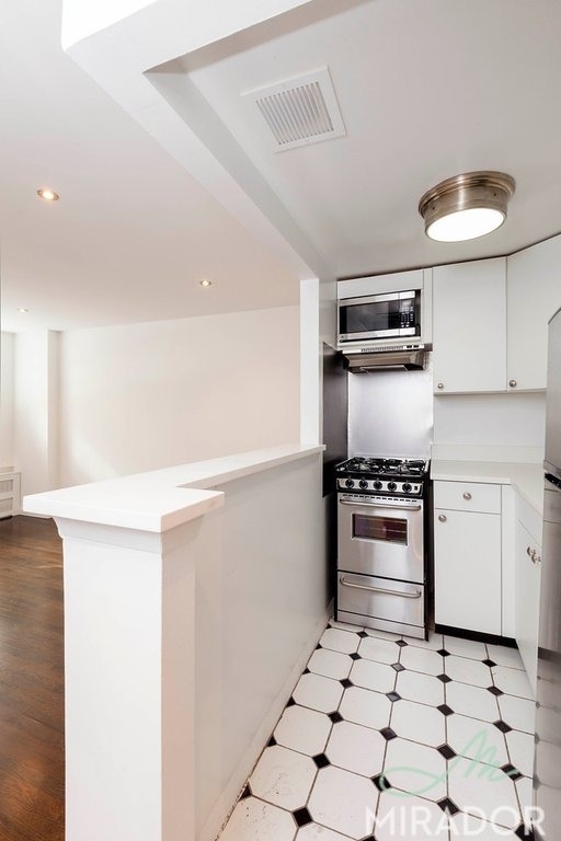 27 W 16th Street - Photo 1