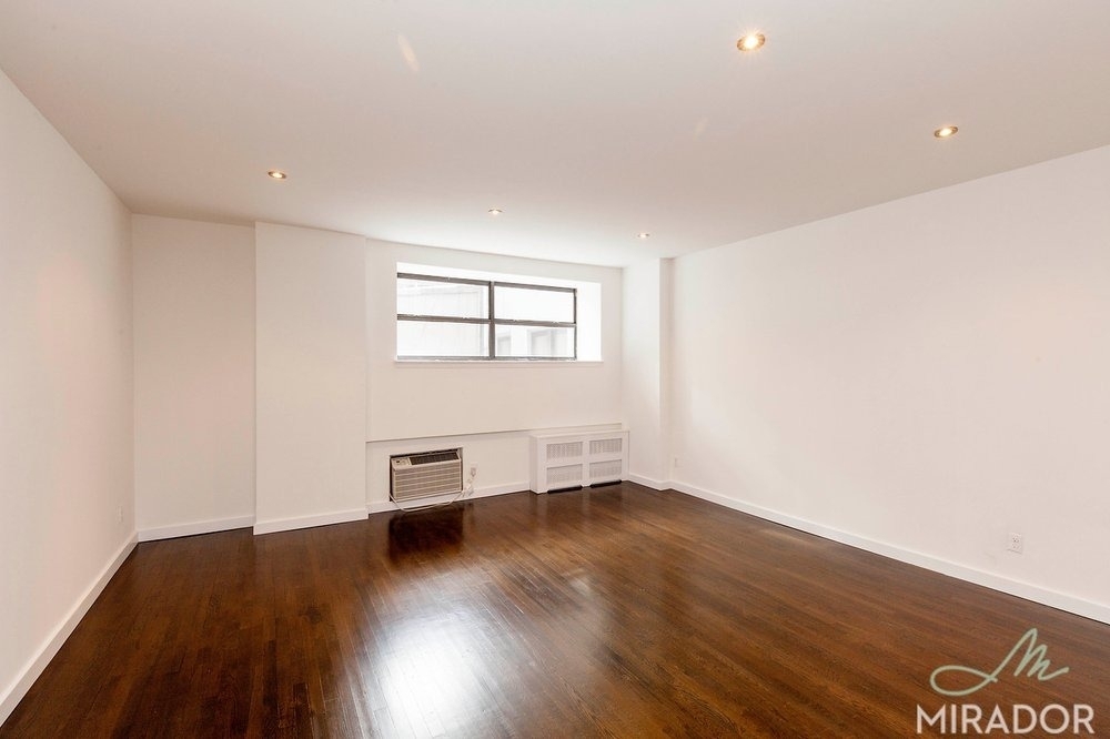 27 W 16th Street - Photo 0