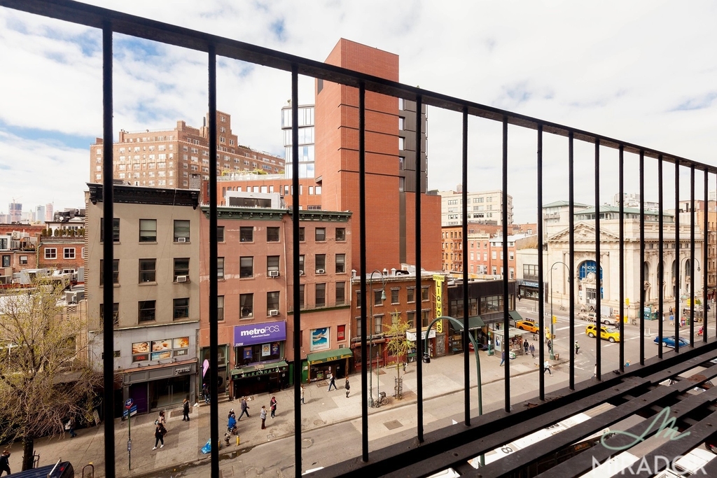 255 W 14th Street - Photo 4