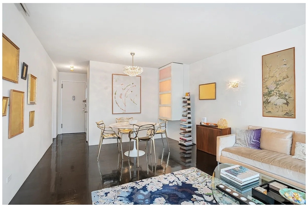 136 E 56th Street - Photo 2