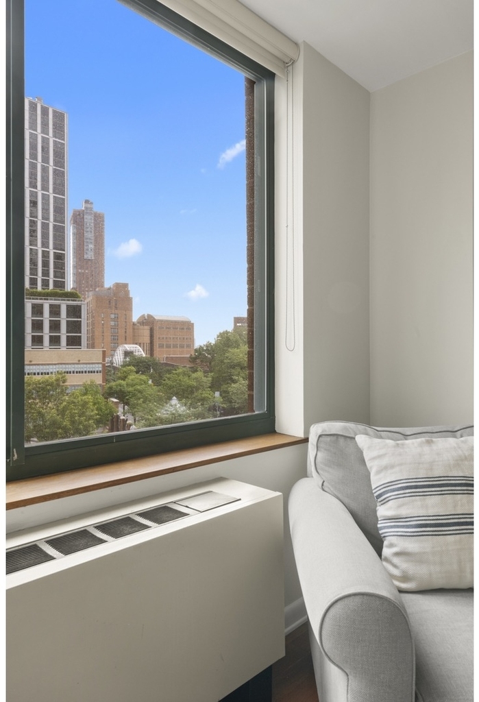 295 Greenwich Street - Photo 3