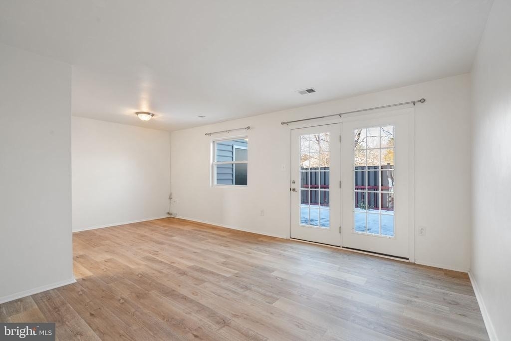 30 Carolina Court - Photo 5