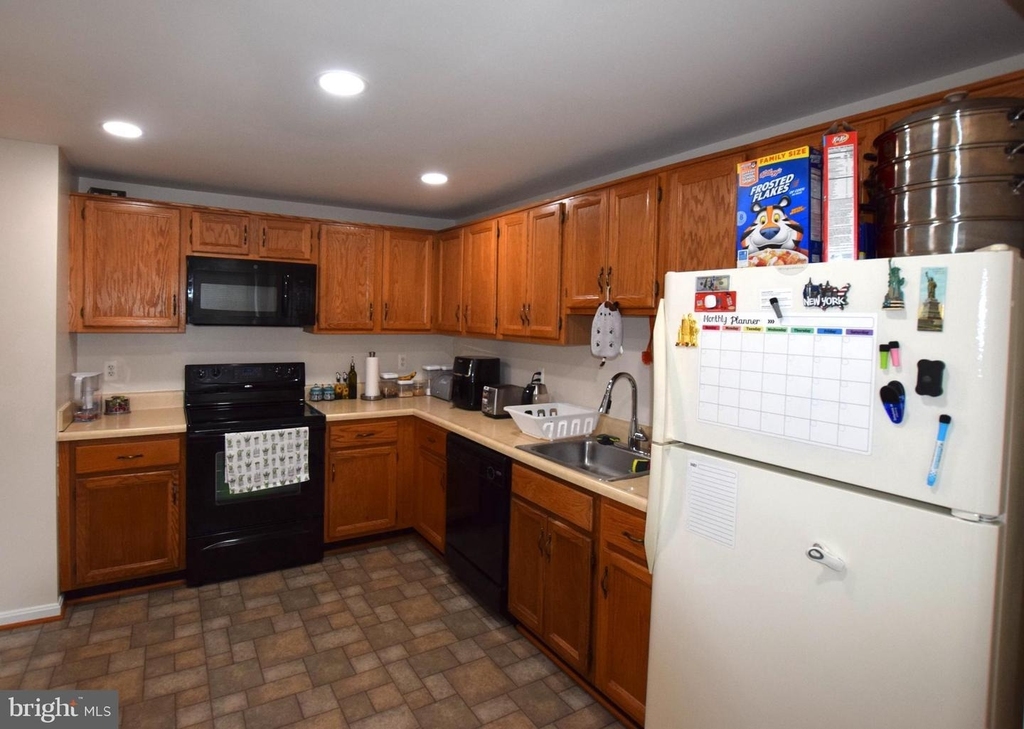 6560 Lochleigh Court - Photo 5