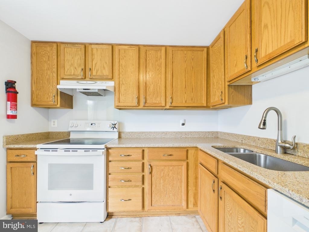 5971 Clerkenwell Court - Photo 12