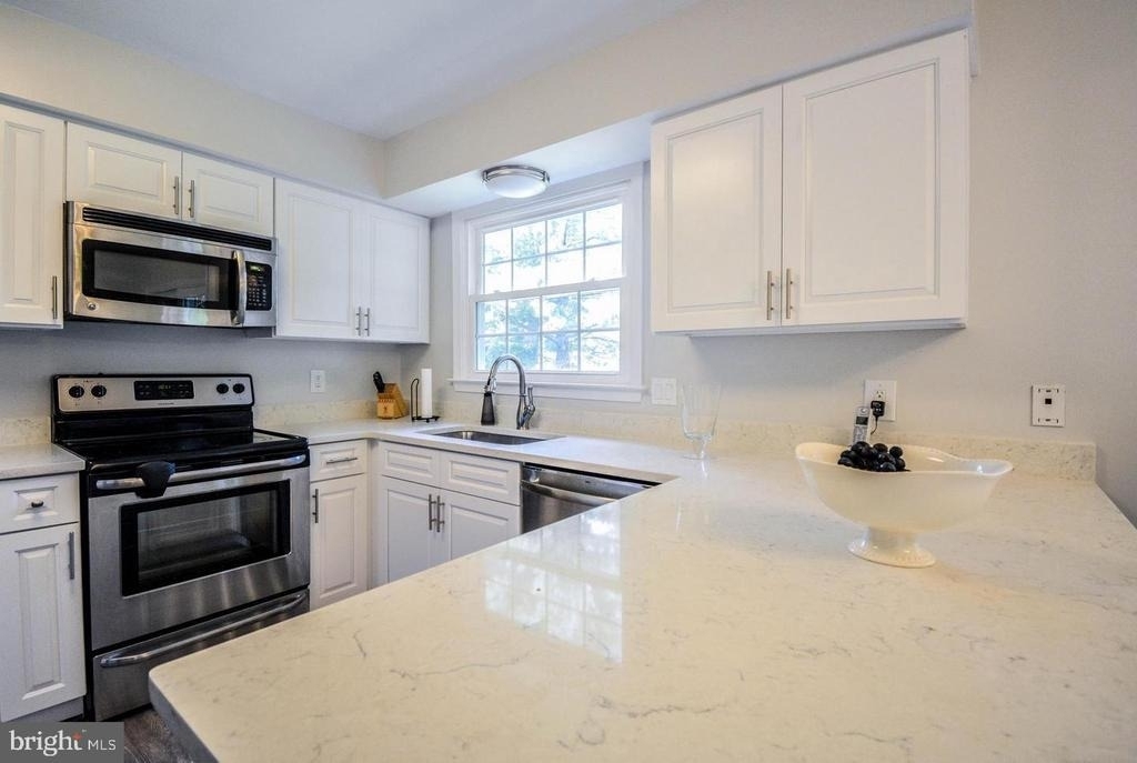 13527 Point Pleasant Drive - Photo 8