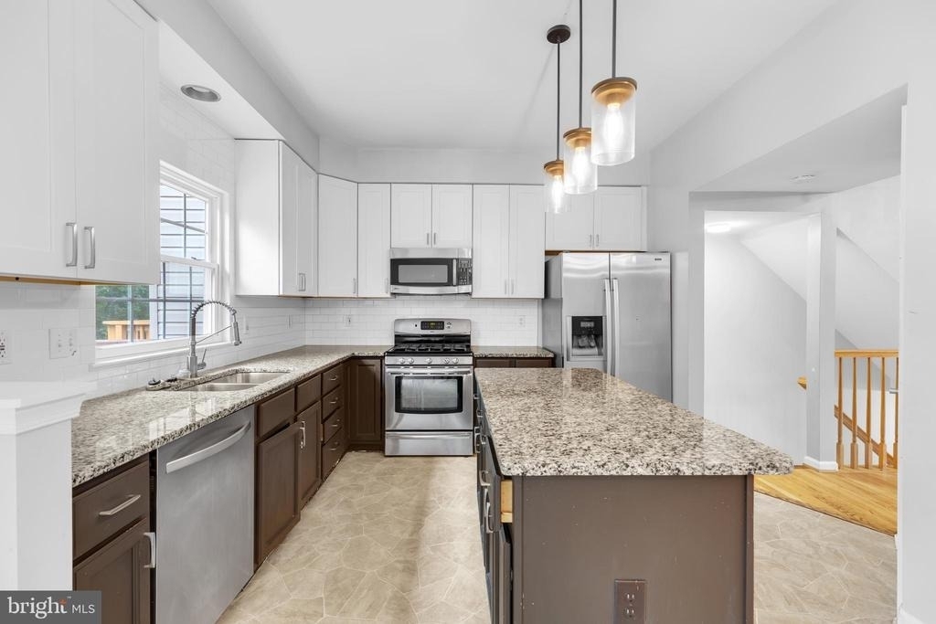 6880 Ridge Water Court - Photo 4