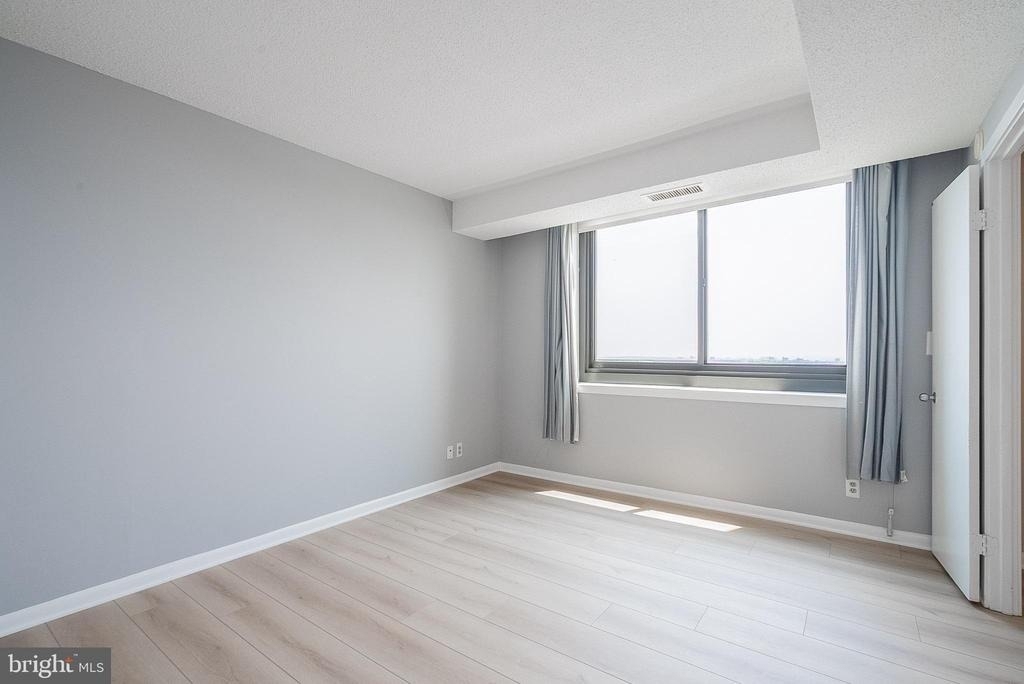 5501 Seminary Road - Photo 18