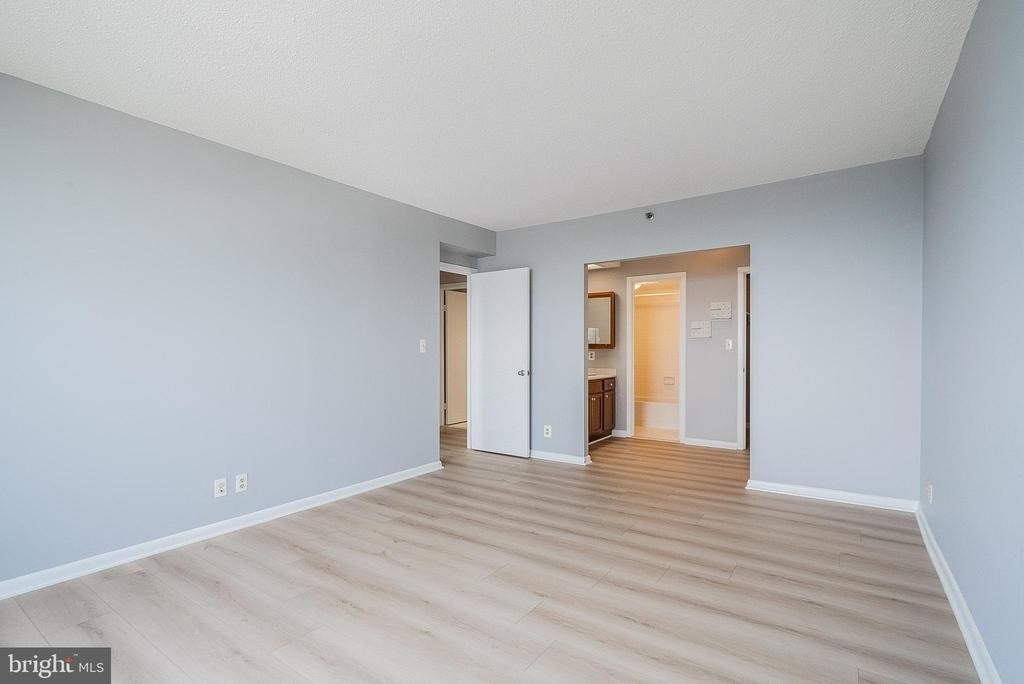 5501 Seminary Road - Photo 23