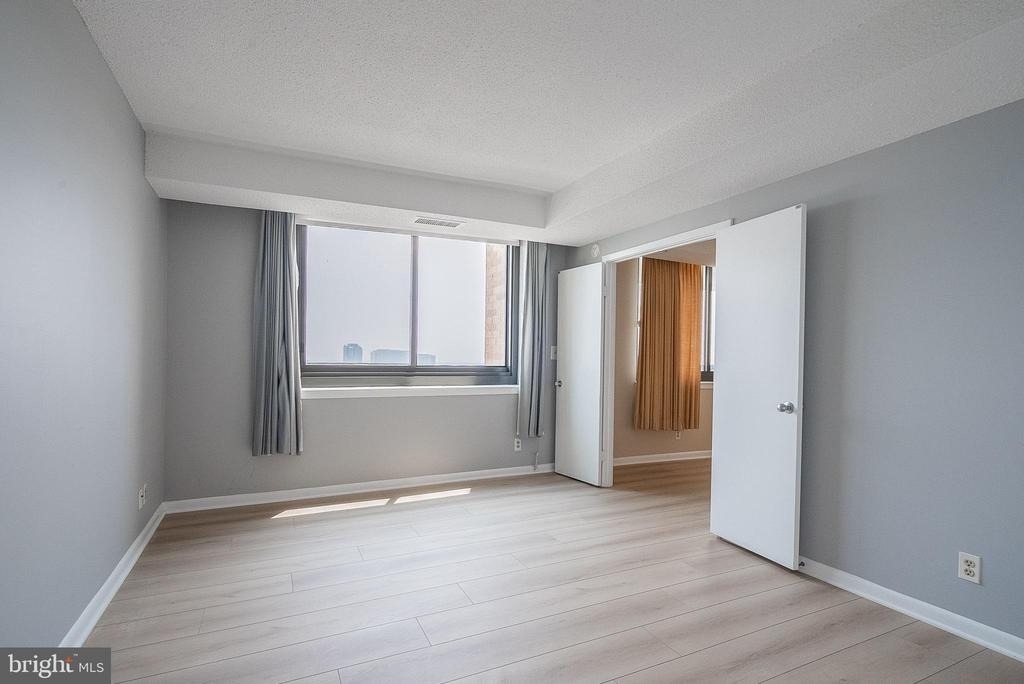5501 Seminary Road - Photo 19