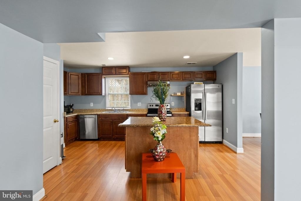 3412 Clayborne Avenue - Photo 10