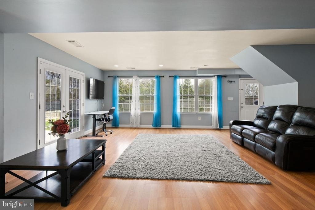 3412 Clayborne Avenue - Photo 4