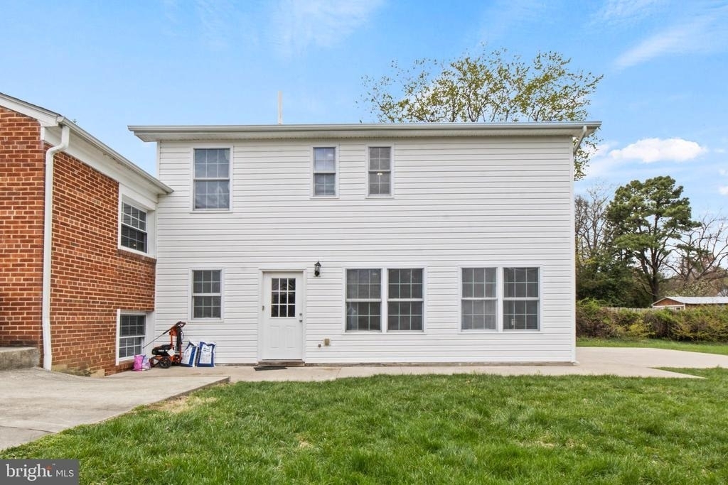 3412 Clayborne Avenue - Photo 1