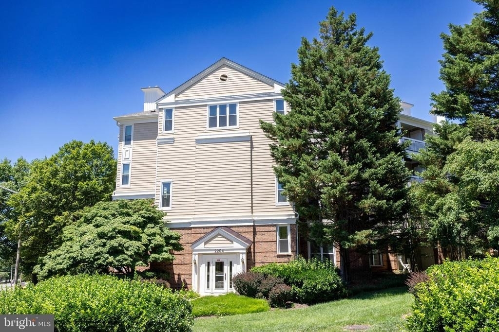 2204 Westcourt Lane - Photo 3
