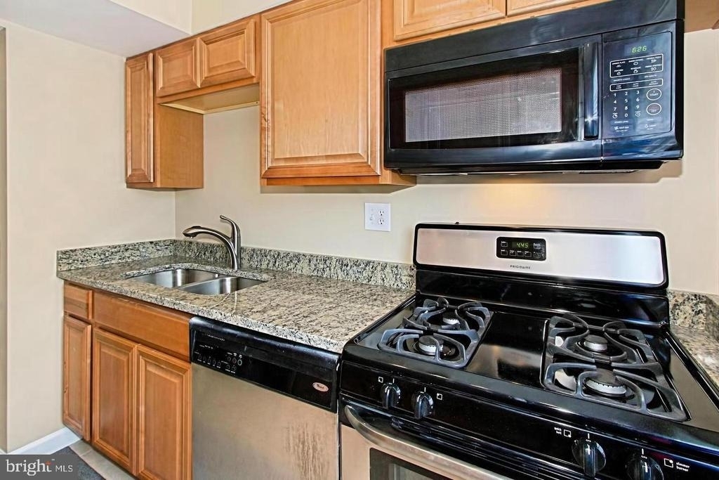 9481 Fairfax Boulevard - Photo 6