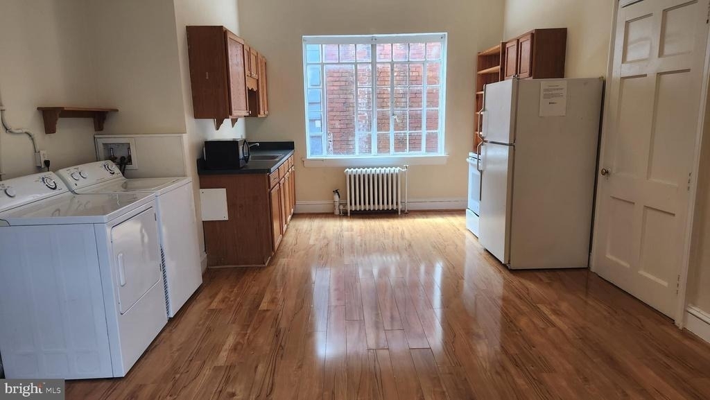 1009 Princess Anne Street - Photo 2