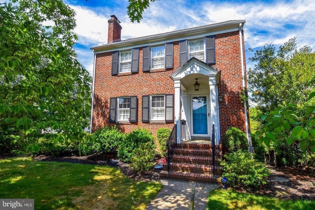 710 W View Terrace - Photo 0
