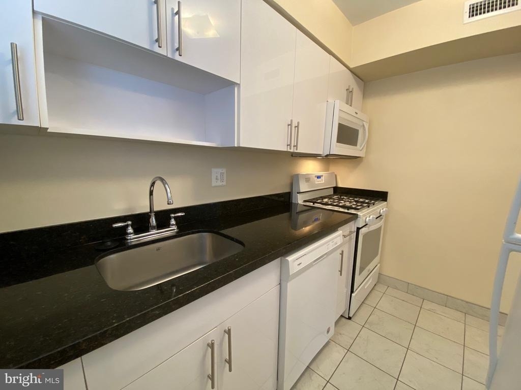 1304 N Meade Street - Photo 9