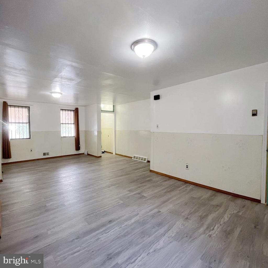 1811 E Sergeant Street - Photo 0