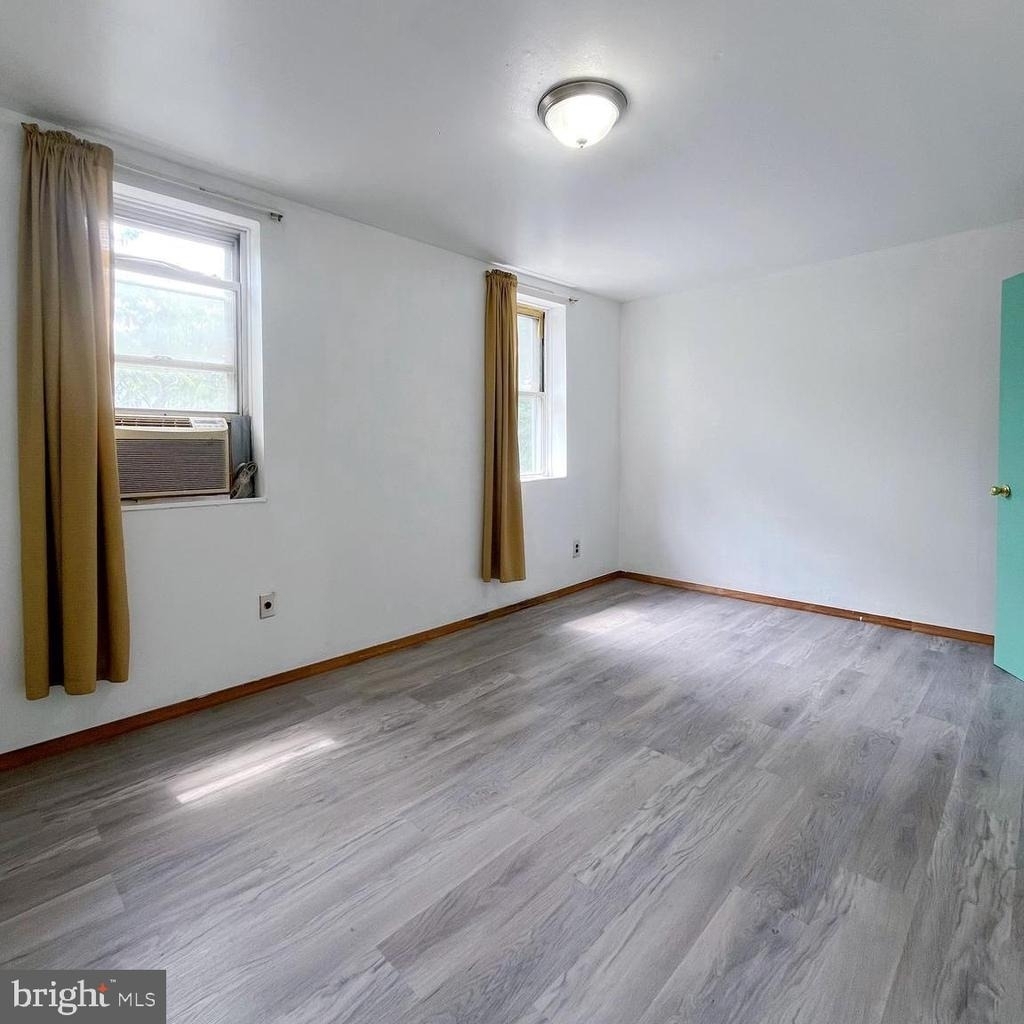 1811 E Sergeant Street - Photo 8