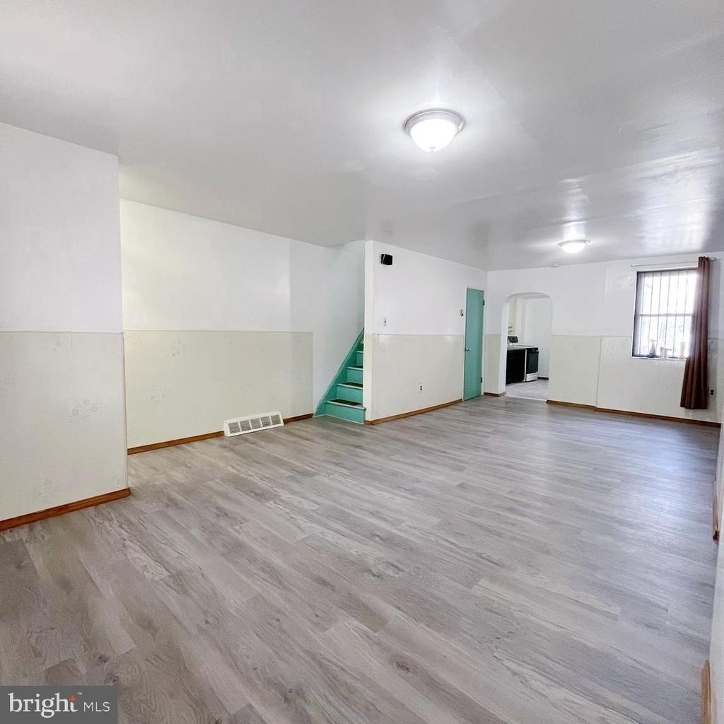 1811 E Sergeant Street - Photo 1
