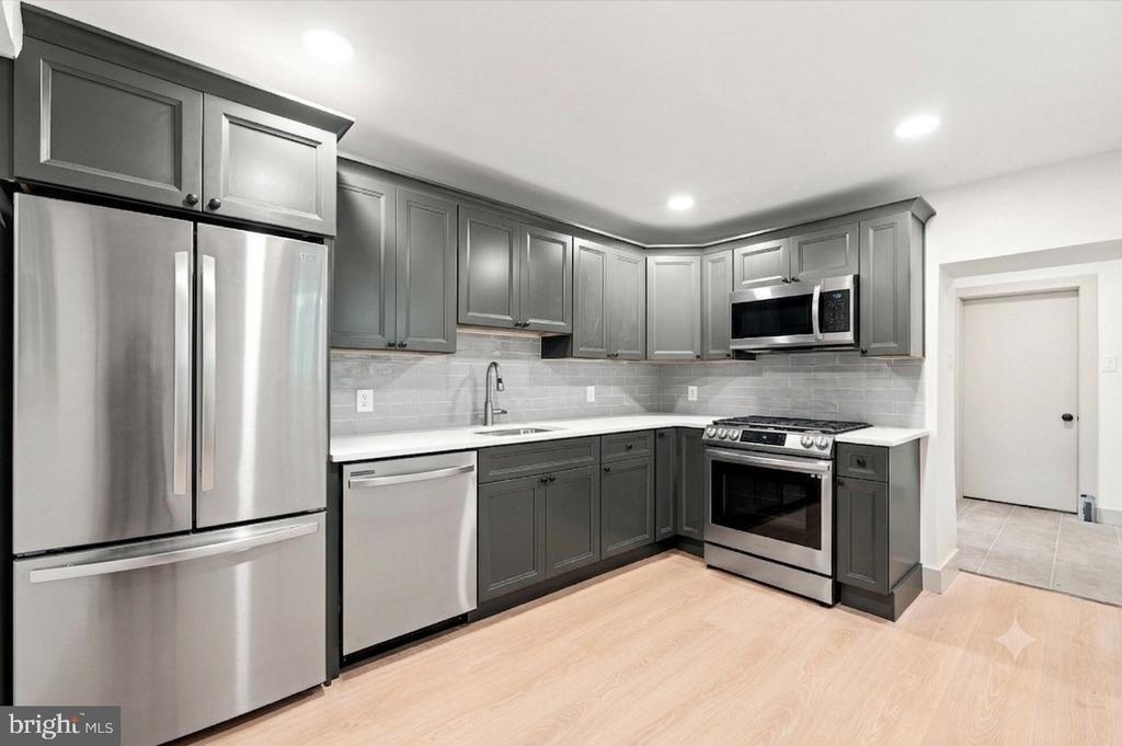 2827 Tulip Street - Photo 2