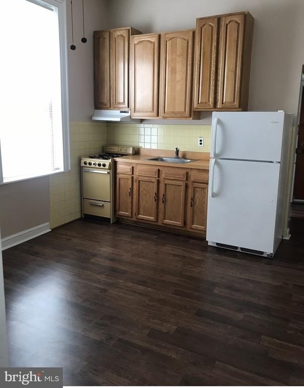 155 N 21st Street - Photo 0
