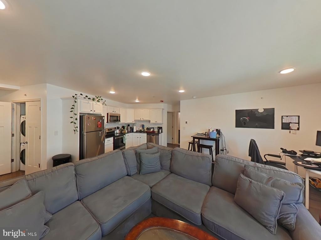 5420 Ridge Avenue - Photo 2