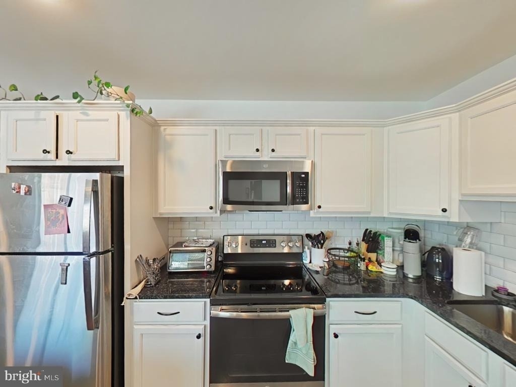 5420 Ridge Avenue - Photo 3