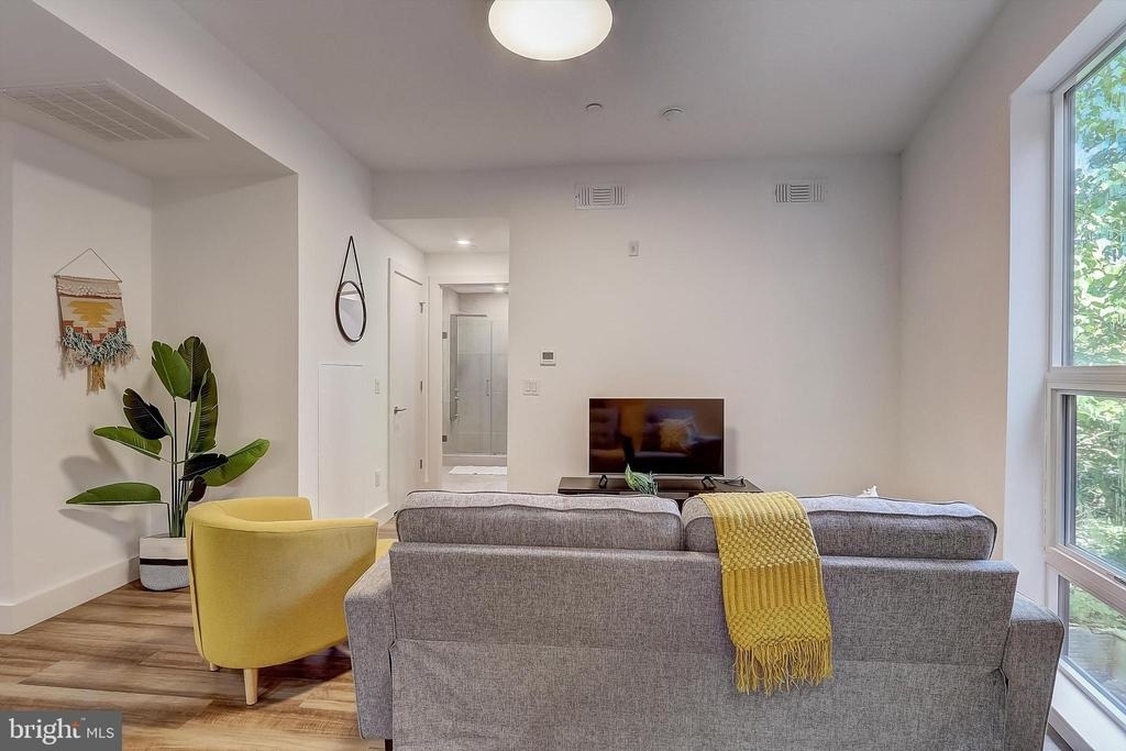 3029 W Glenwood Avenue - Photo 12