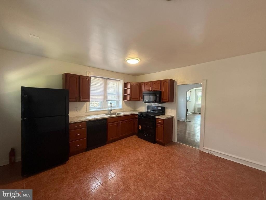 373 E Cliveden Street - Photo 11