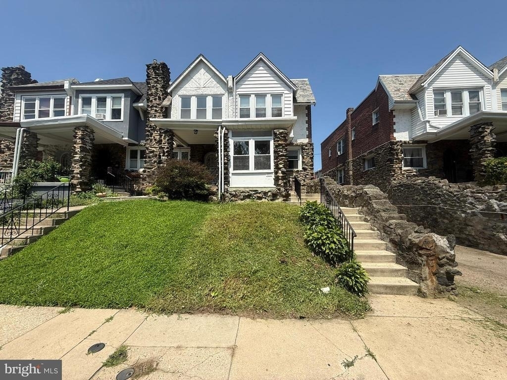 373 E Cliveden Street - Photo 1