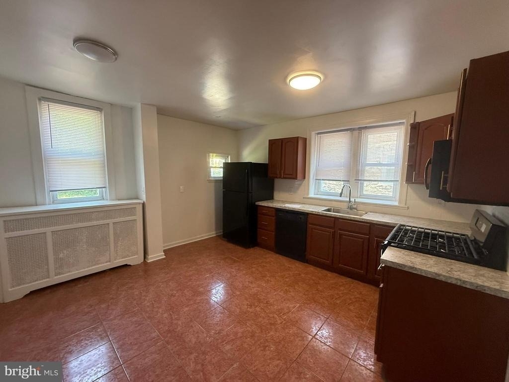 373 E Cliveden Street - Photo 10