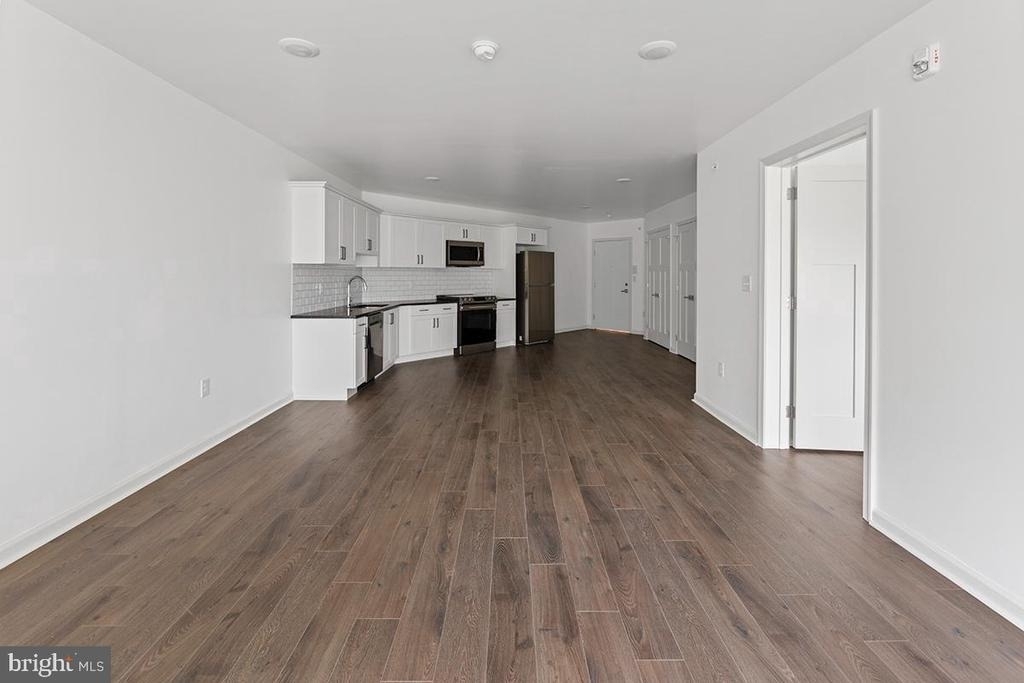 404 Fountain Street - Photo 2