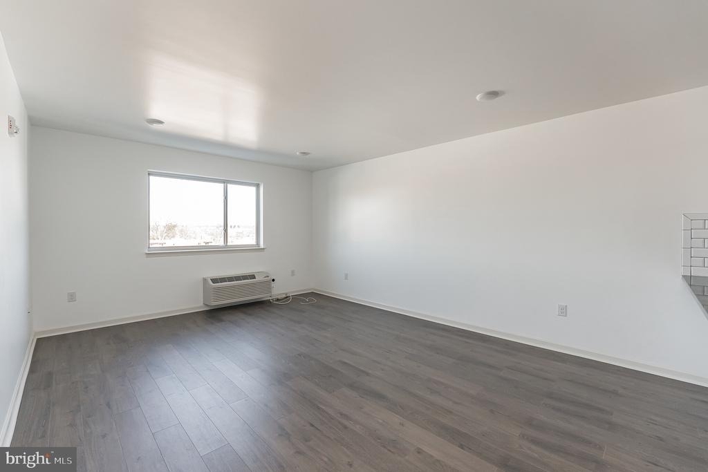 6649 Ridge Avenue - Photo 6
