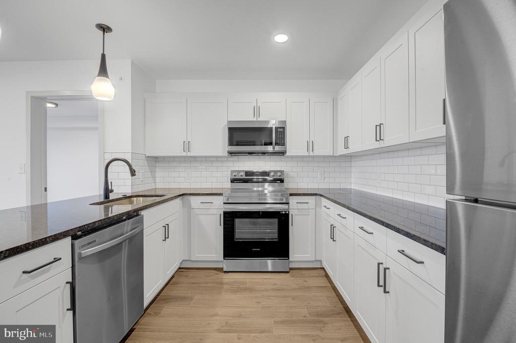 6808 Ridge Avenue - Photo 3