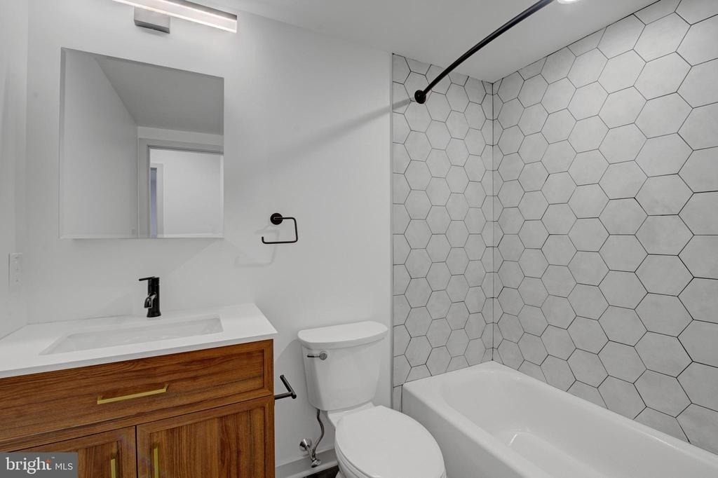 6808 Ridge Avenue - Photo 8