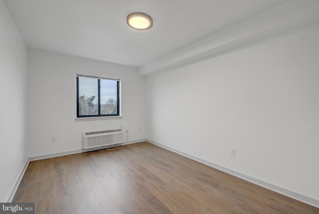 6808 Ridge Avenue - Photo 9