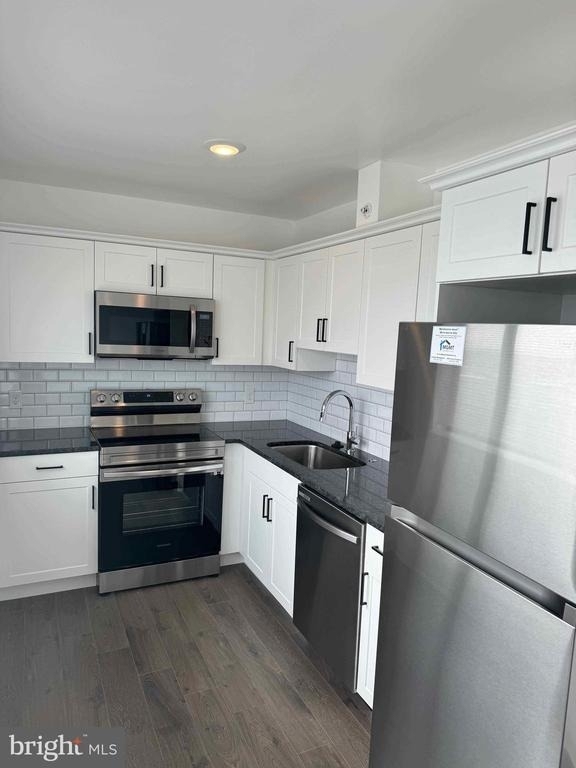 404 Fountain Street - Photo 2
