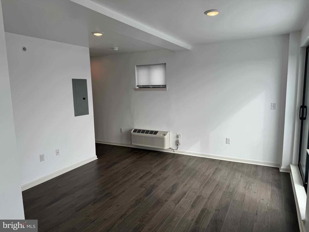 404 Fountain Street - Photo 3