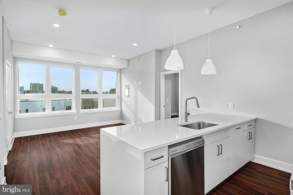 1527 Ridge Avenue - Photo 4