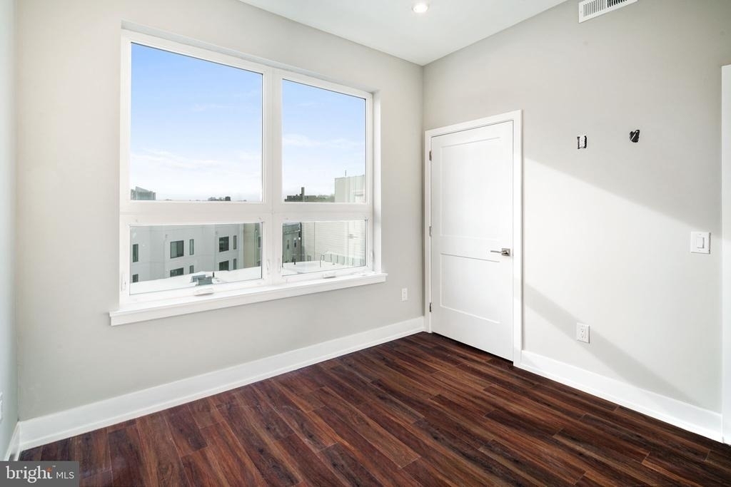 1527 Ridge Avenue - Photo 22