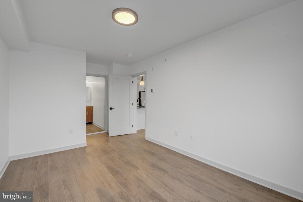 6808 Ridge Avenue - Photo 10