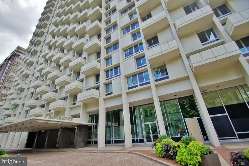 604 S Washington Square - Photo 0