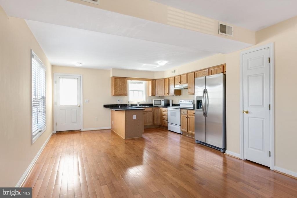 2683 Edgemont Street - Photo 2