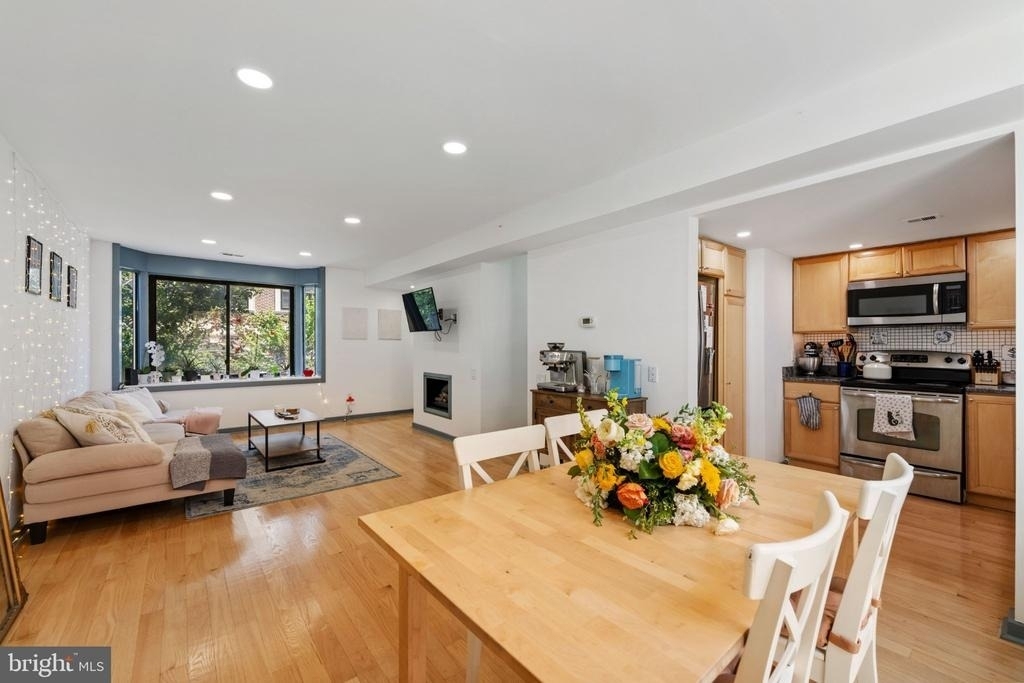 830 Lombard Street - Photo 9
